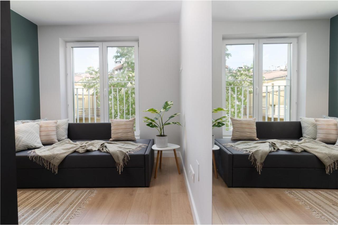 Smart Apartments - Old Town & Main Train Station - By Upstairs クラクフ エクステリア 写真