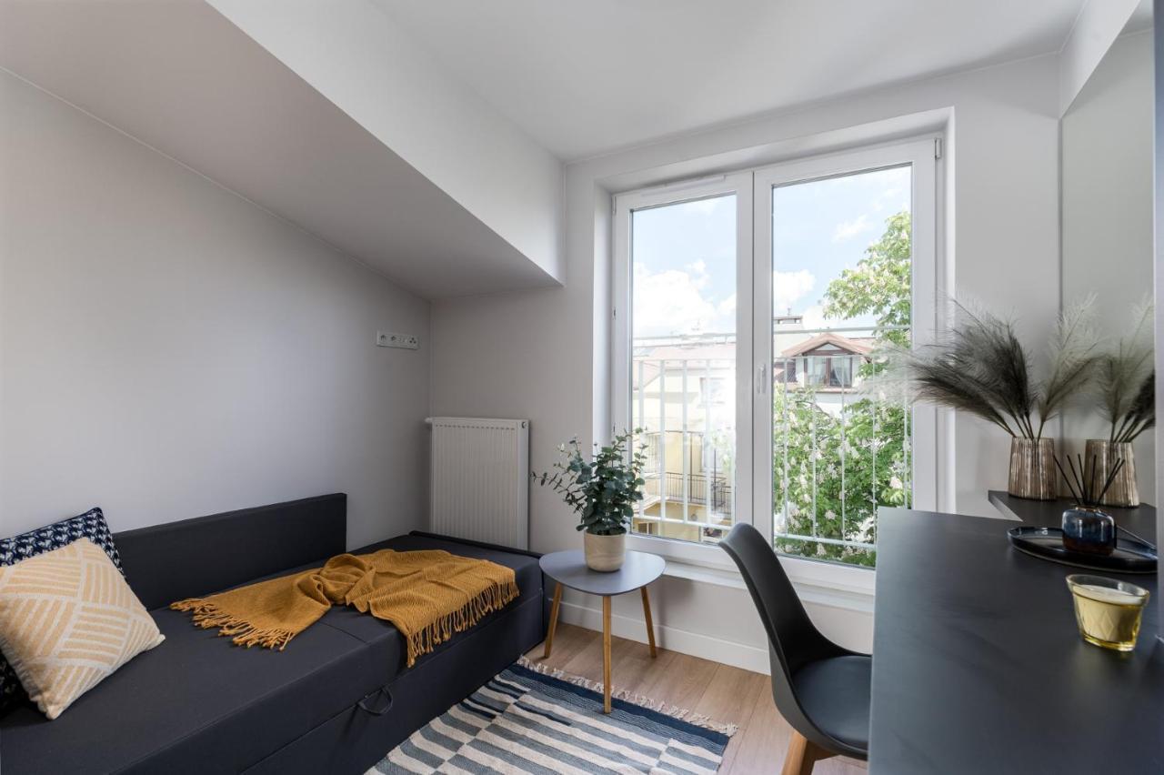 Smart Apartments - Old Town & Main Train Station - By Upstairs クラクフ エクステリア 写真
