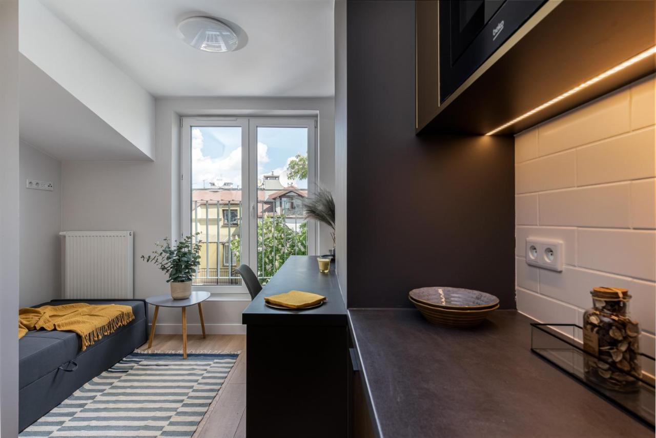 Smart Apartments - Old Town & Main Train Station - By Upstairs クラクフ エクステリア 写真